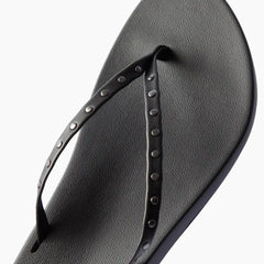 Cushion Slim Studs